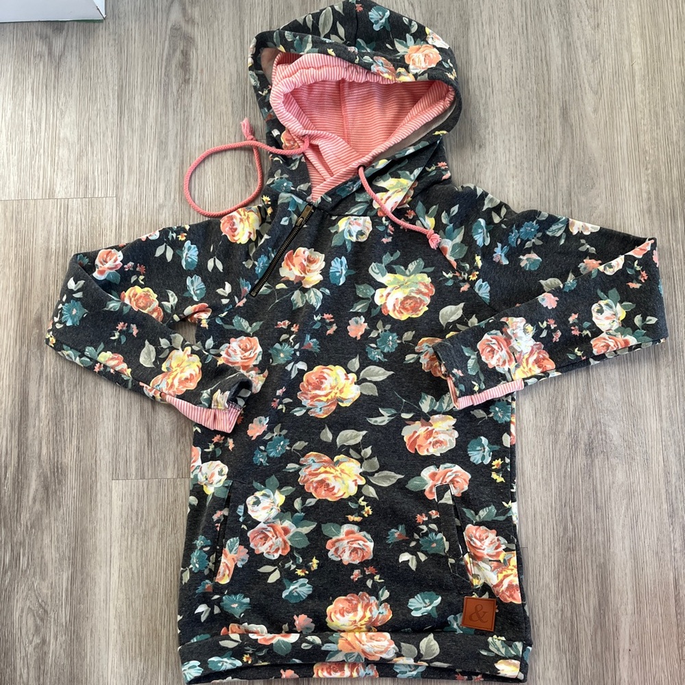 Ambersand Ave Double Hood